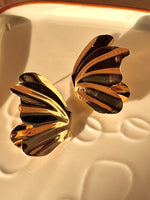 Load image into Gallery viewer, Wings of grace Earrings
